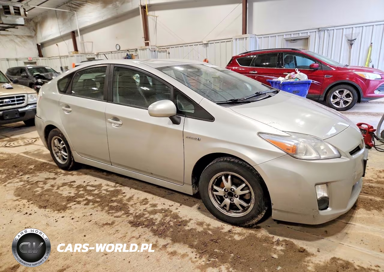 2011 Toyota Prius Two VIN:JTDKN3DU1B0261360 - 4