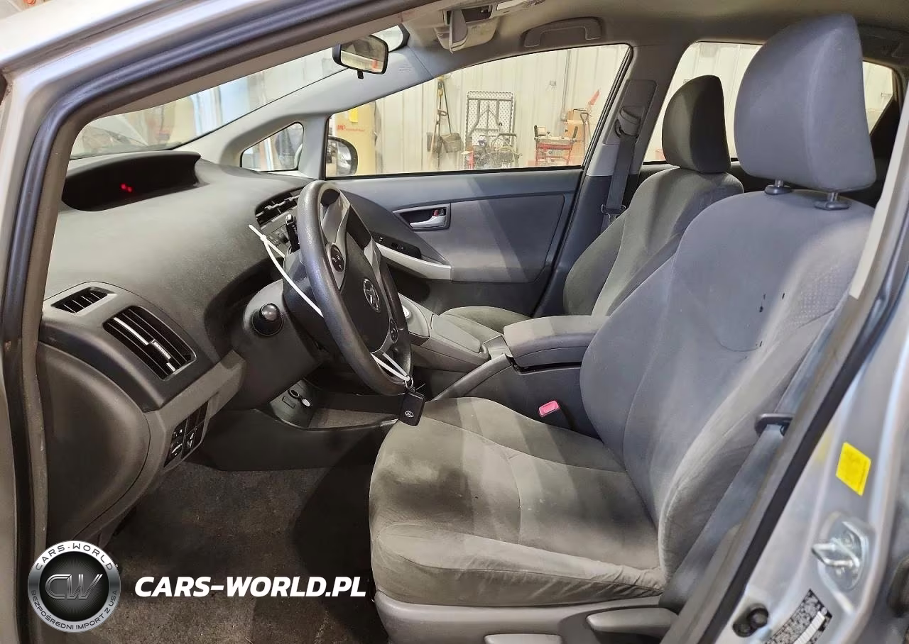 2011 Toyota Prius Two VIN:JTDKN3DU1B0261360 - 7