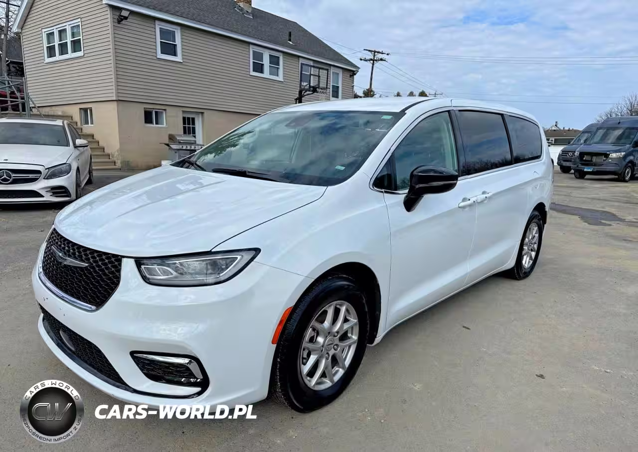 2024 Chrysler Pacifica Touring L