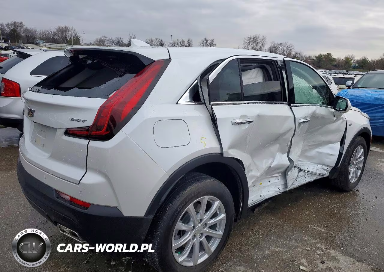 2023 Cadillac Xt4 Luxury VIN:1GYAZAR43PF111763 - 3