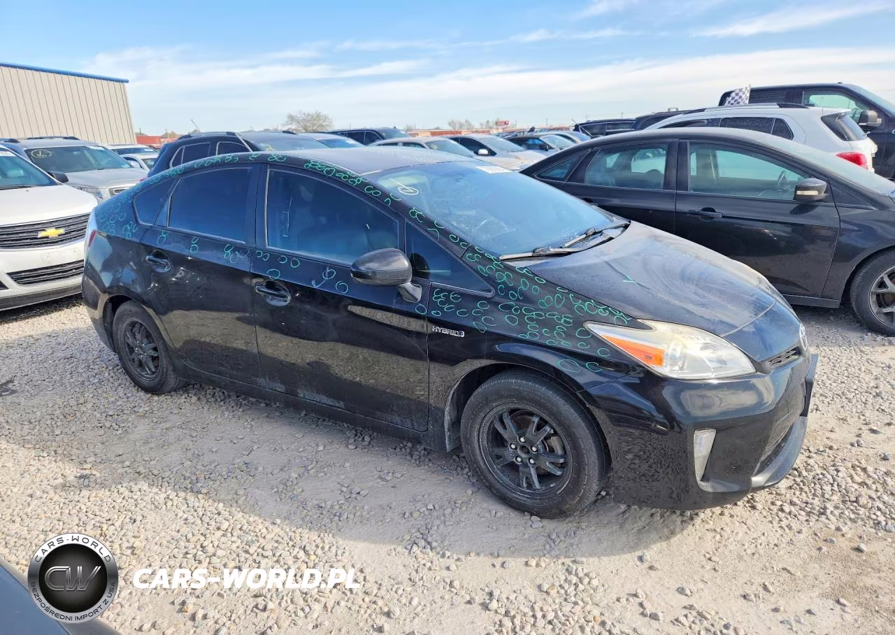 2015 Toyota Prius Four VIN:JTDKN3DU8F1917487 - 4
