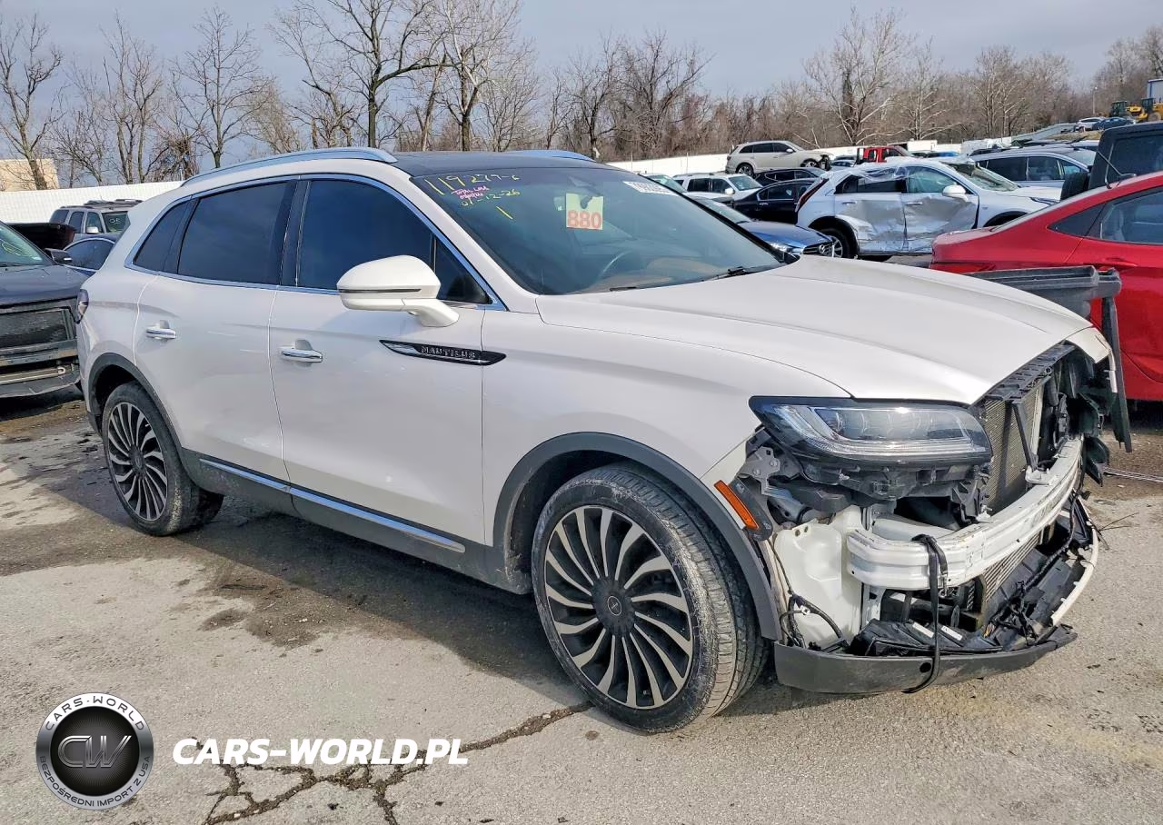 2019 Lincoln Nautilus Black Label VIN:2LMPJ7J92KBL30578 - 4