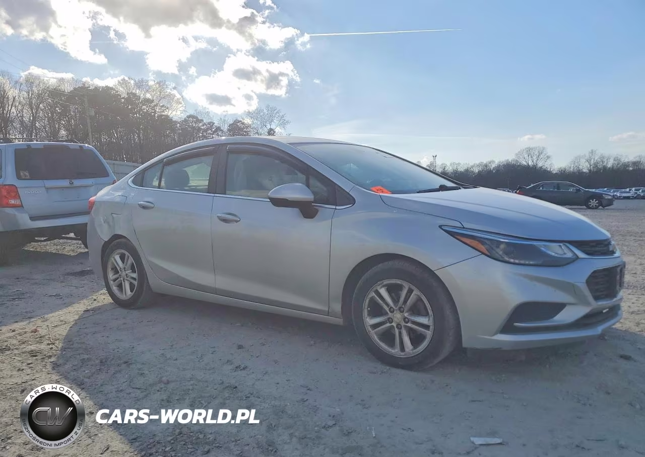 2017 Chevrolet Cruze Lt VIN:1G1BE5SM9H7123332 - 4