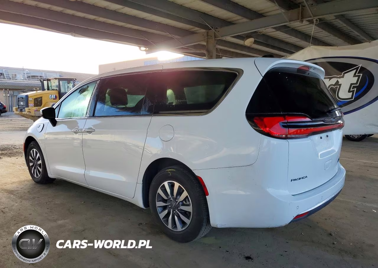 2023 Chrysler Pacifica Hybrid Touring L VIN:2C4RC1L78PR588565 - 2