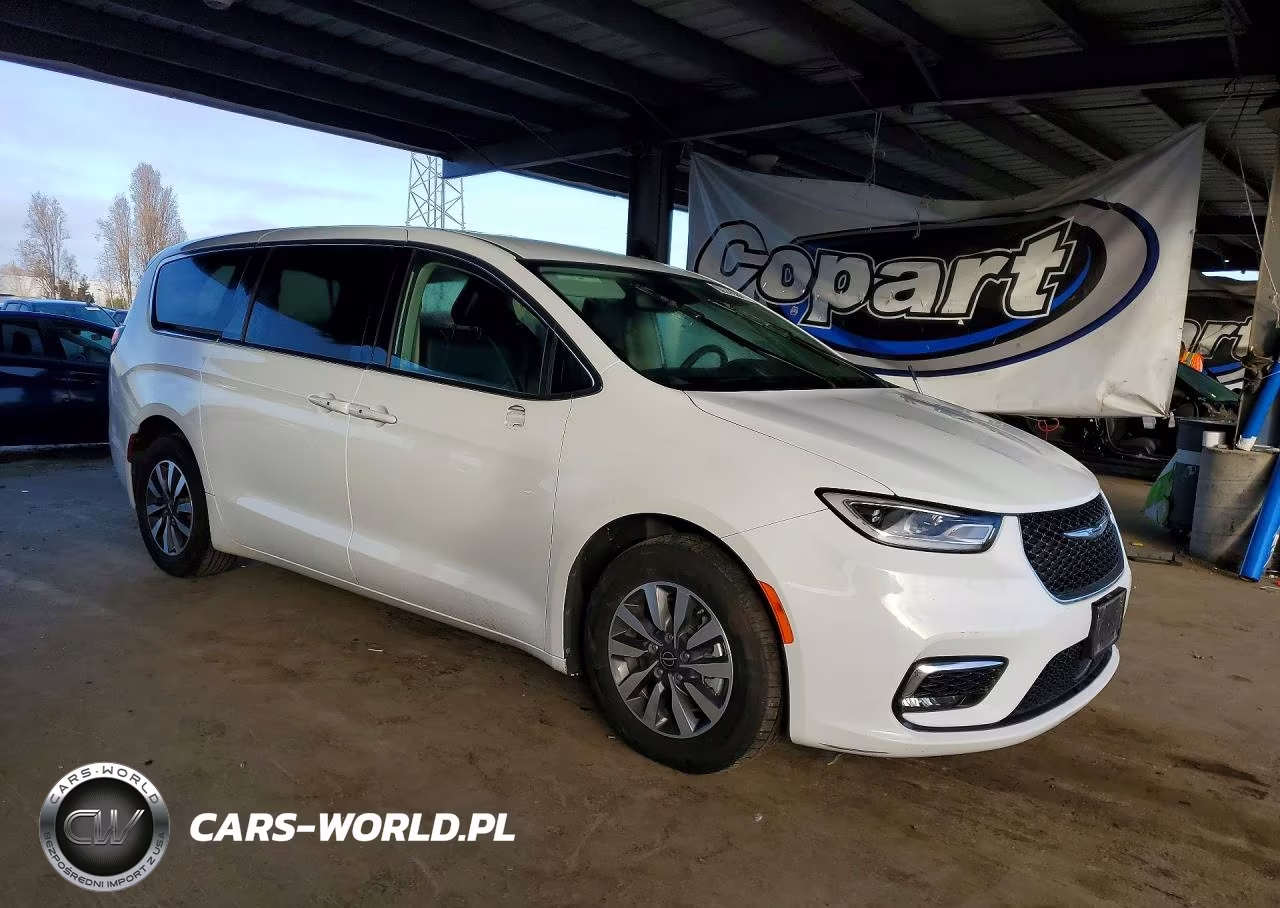 2023 Chrysler Pacifica Hybrid Touring L VIN:2C4RC1L78PR588565 - 4