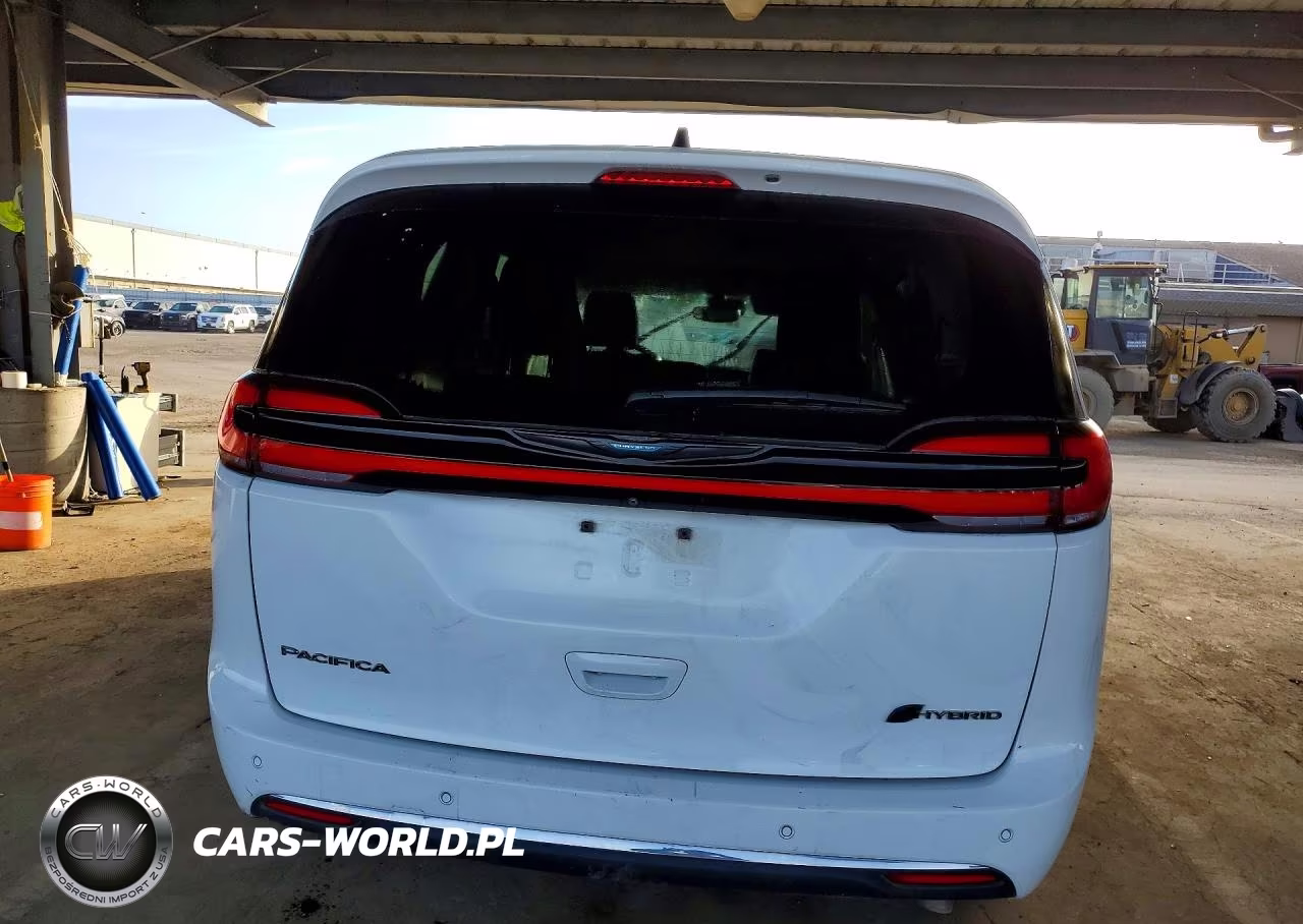 2023 Chrysler Pacifica Hybrid Touring L VIN:2C4RC1L78PR588565 - 6