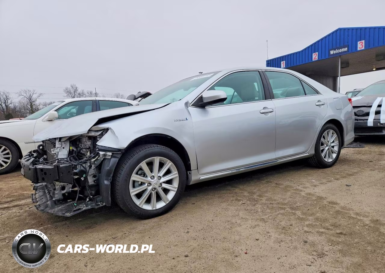 2014 Toyota Camry Hybrid Xle