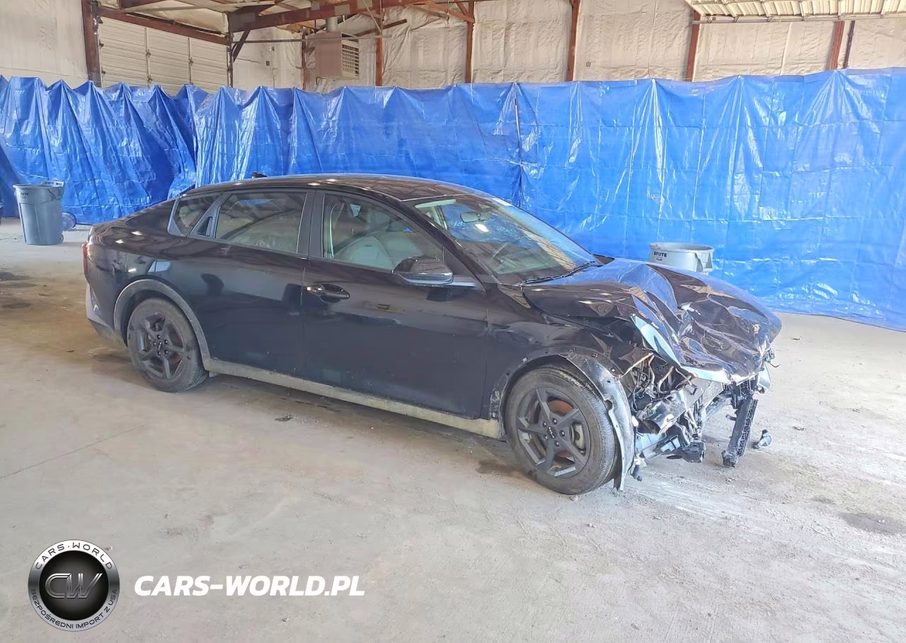 2025 Kia K4 Lxs VIN:3KPFT4DE8SE170261 - 4