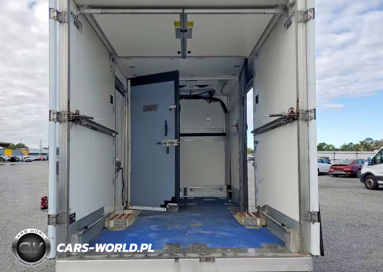 2020 Ford Transit Delivery Truck VIN:1FDBW5Z86LKB30317 - 10