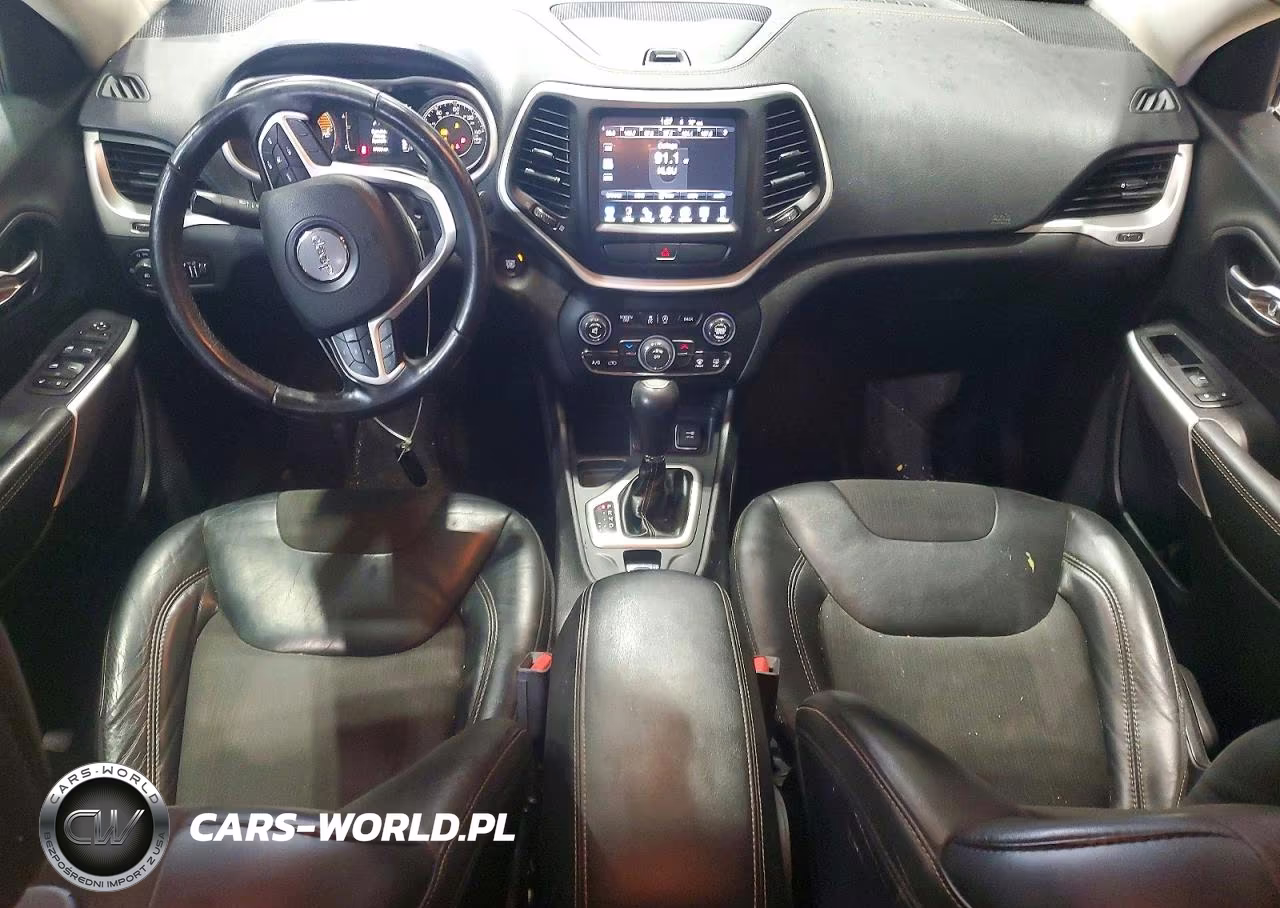 2018 Jeep Cherokee Latitude Plus VIN:1C4PJLLX7JD556628 - 8