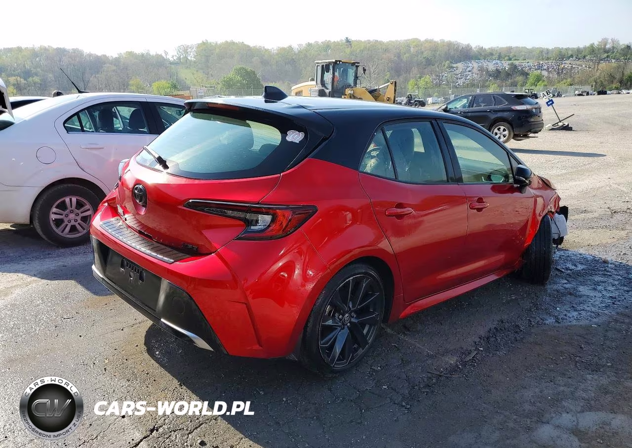 2024 Toyota Corolla Hatchback Xse VIN:JTNC4MBEXR3221873 - 3