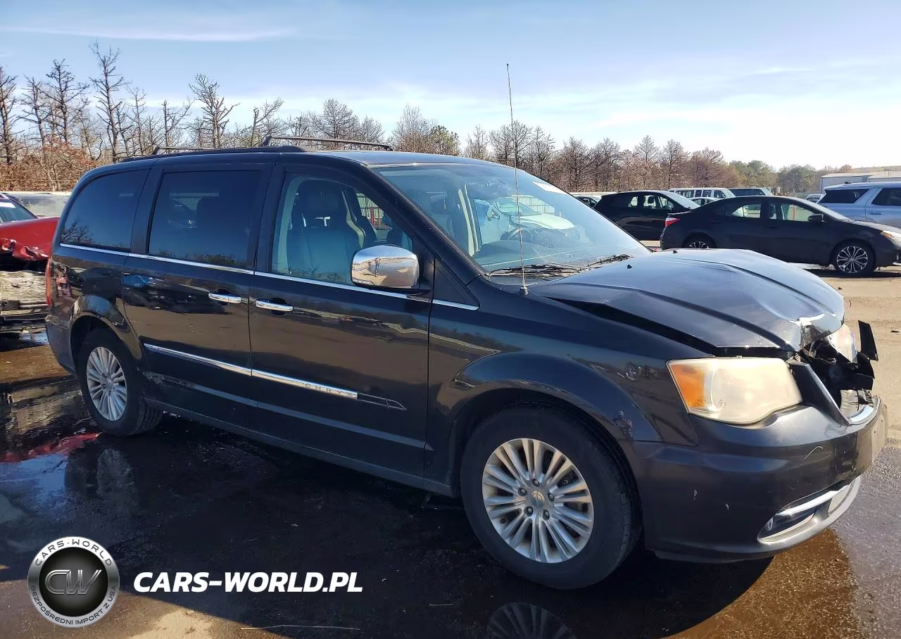 2013 Chrysler Town & Country Touring L VIN:2C4RC1CG5DR560184 - 4
