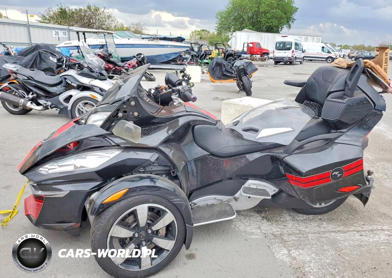 2016 Can-Am Spyder Roadster VIN:2BXNBCD24GV000149 - 3