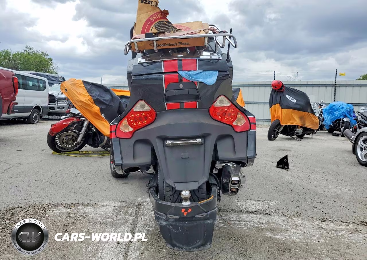 2016 Can-Am Spyder Roadster VIN:2BXNBCD24GV000149 - 4