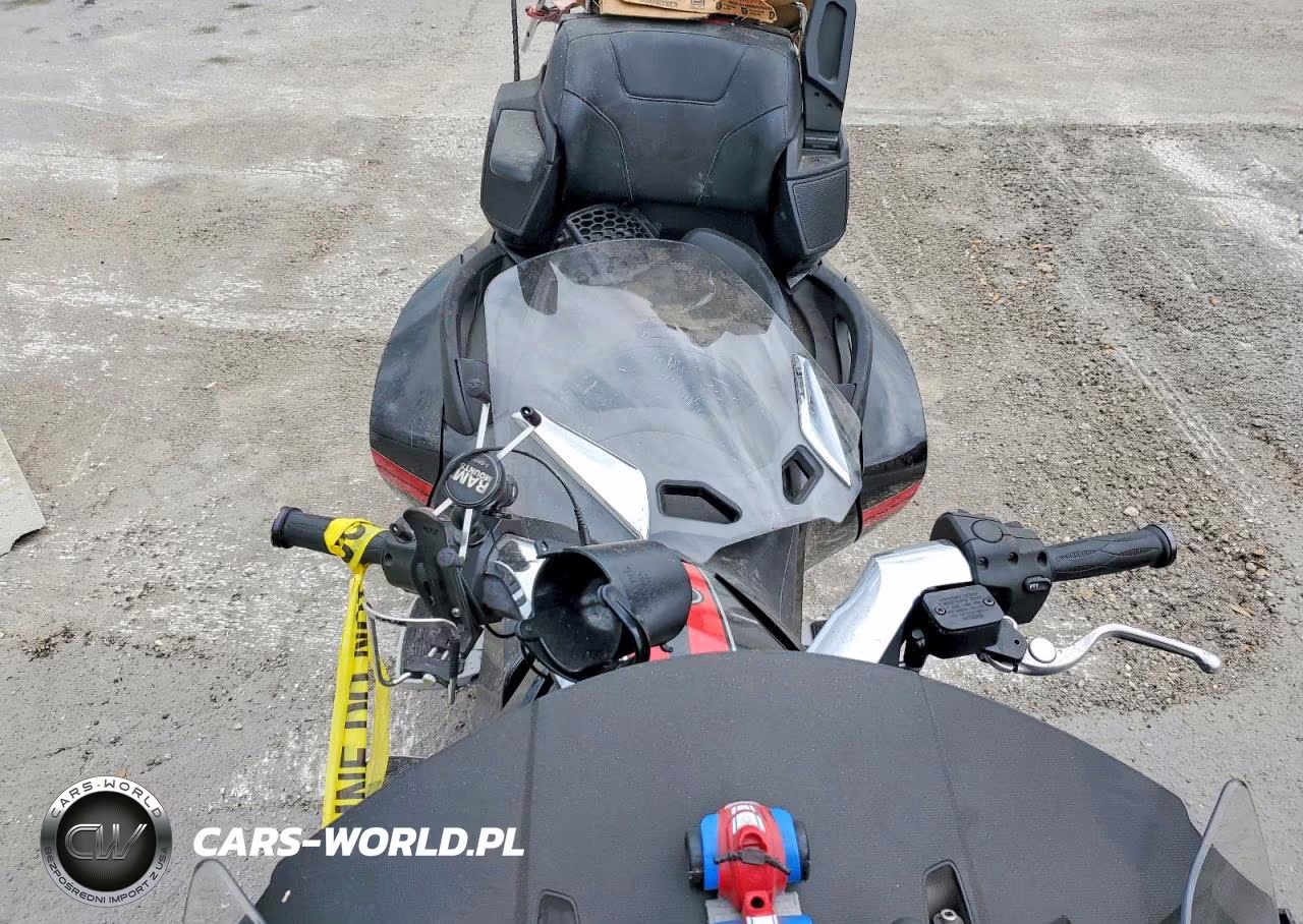 2016 Can-Am Spyder Roadster VIN:2BXNBCD24GV000149 - 5
