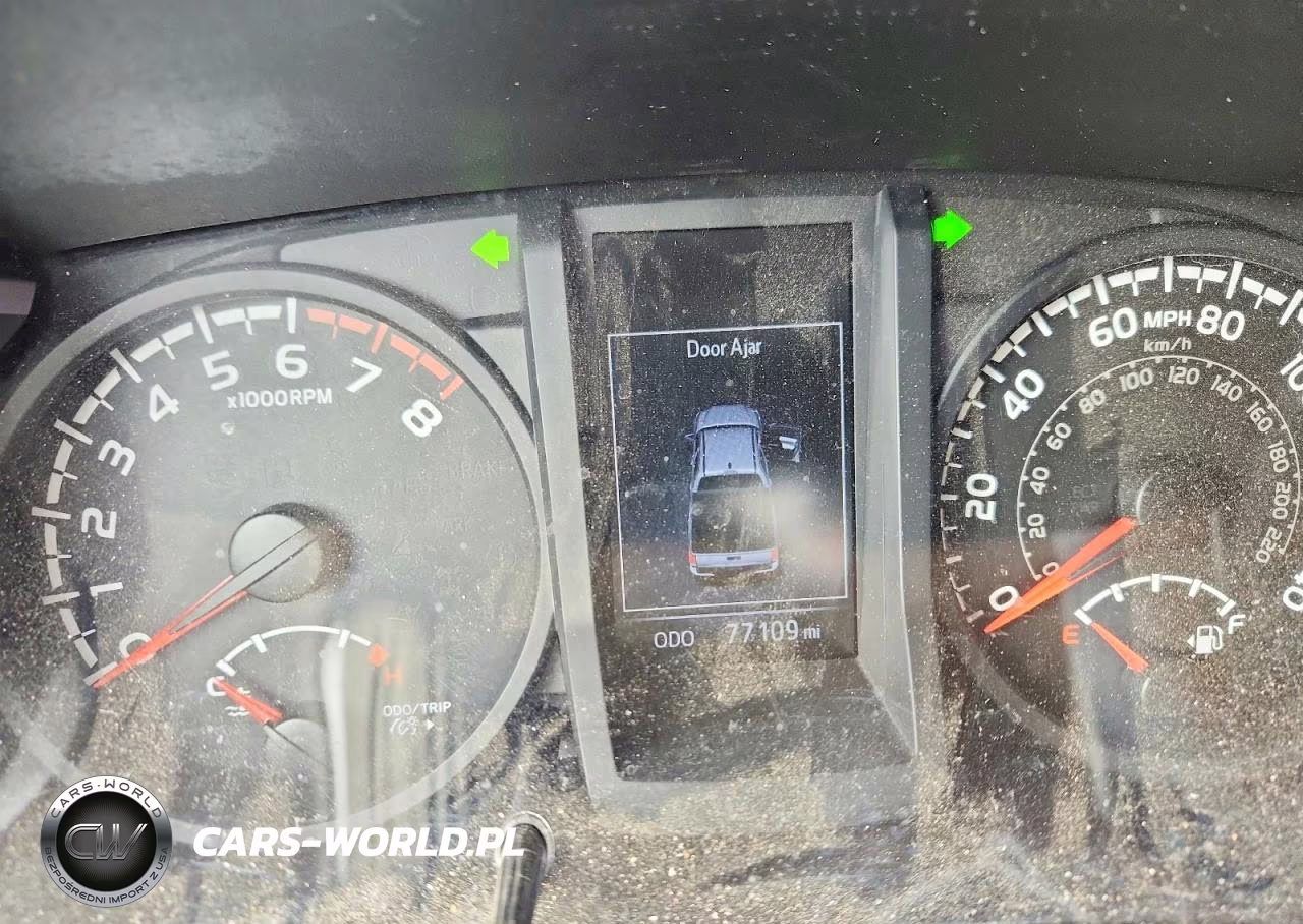 2018 Toyota Tacoma Sr V6 VIN:3TMCZ5AN8JM173337 - 9