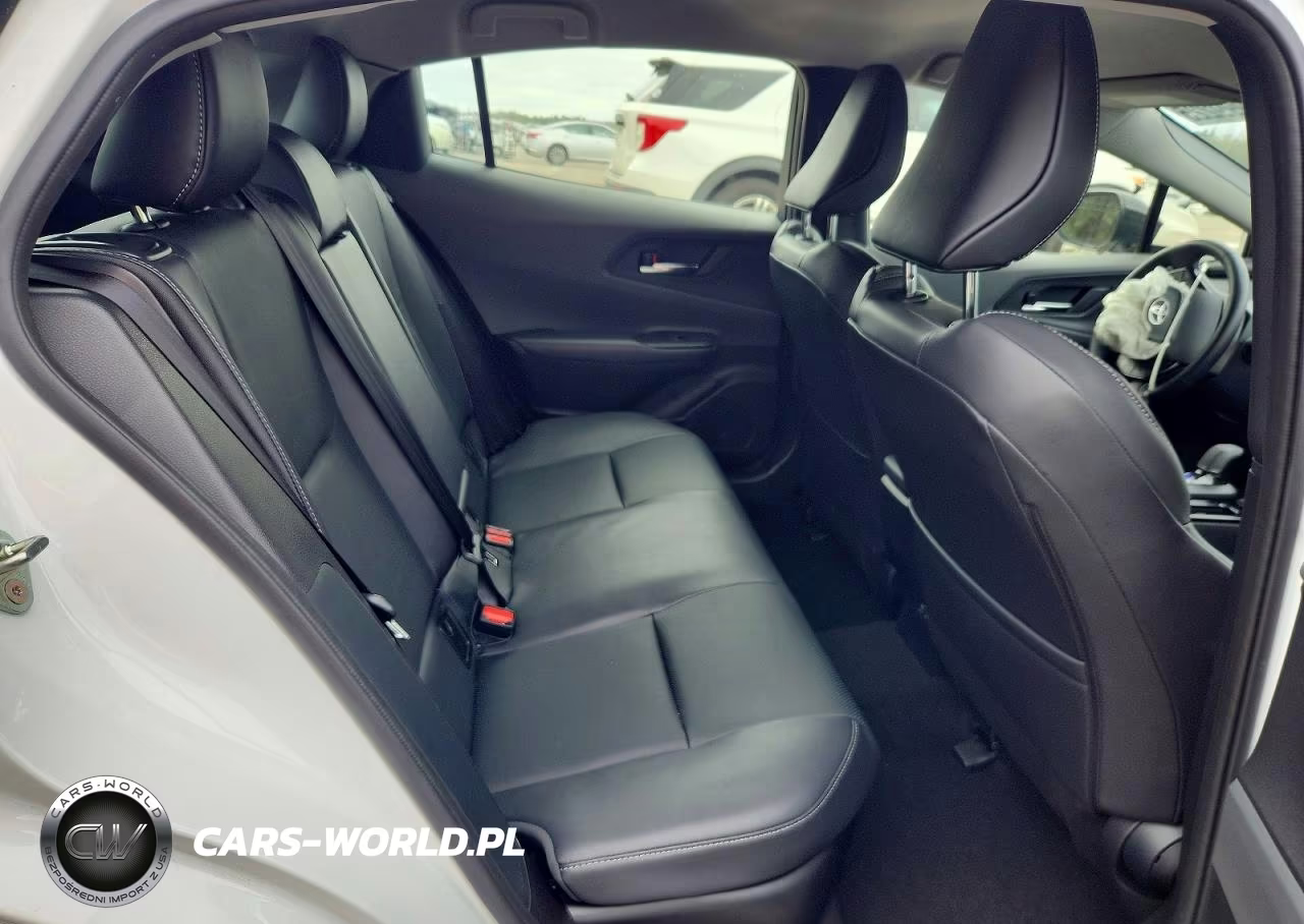 2025 Toyota Prius Xle VIN:JTDACAAU6S3060773 - 10