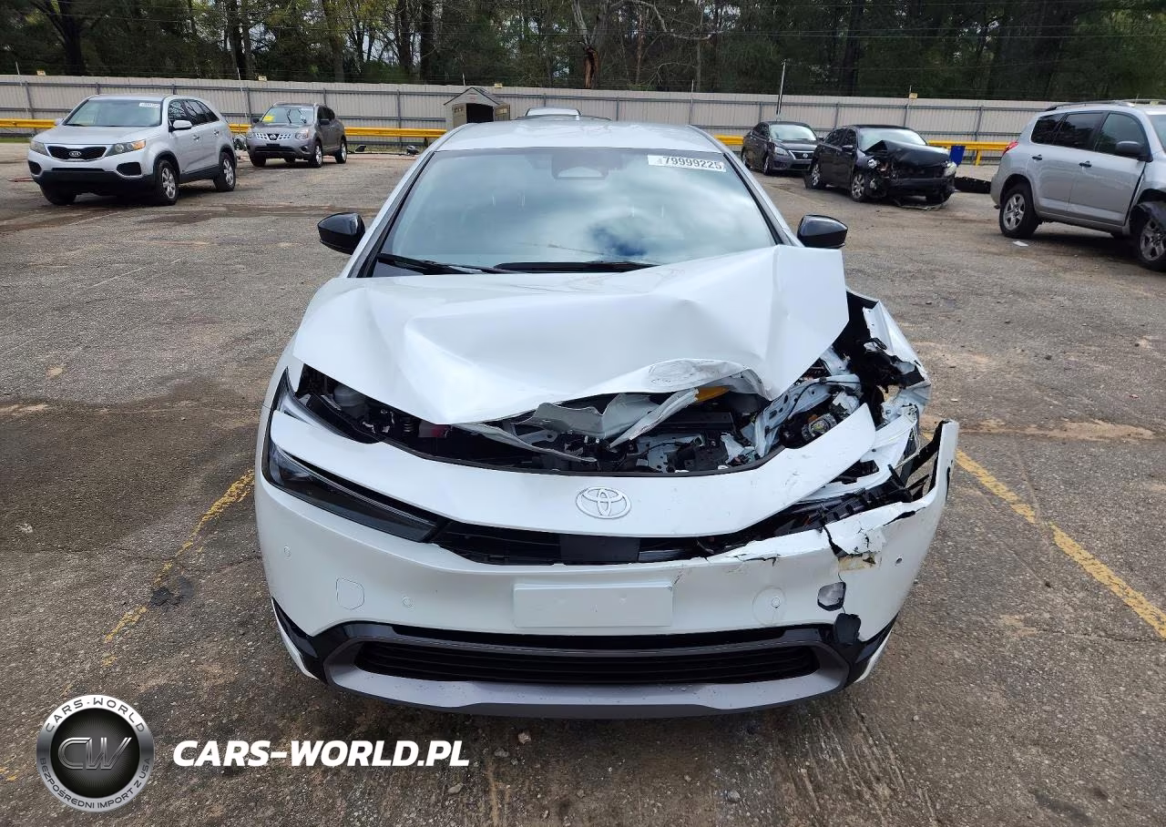 2025 Toyota Prius Xle VIN:JTDACAAU6S3060773 - 5