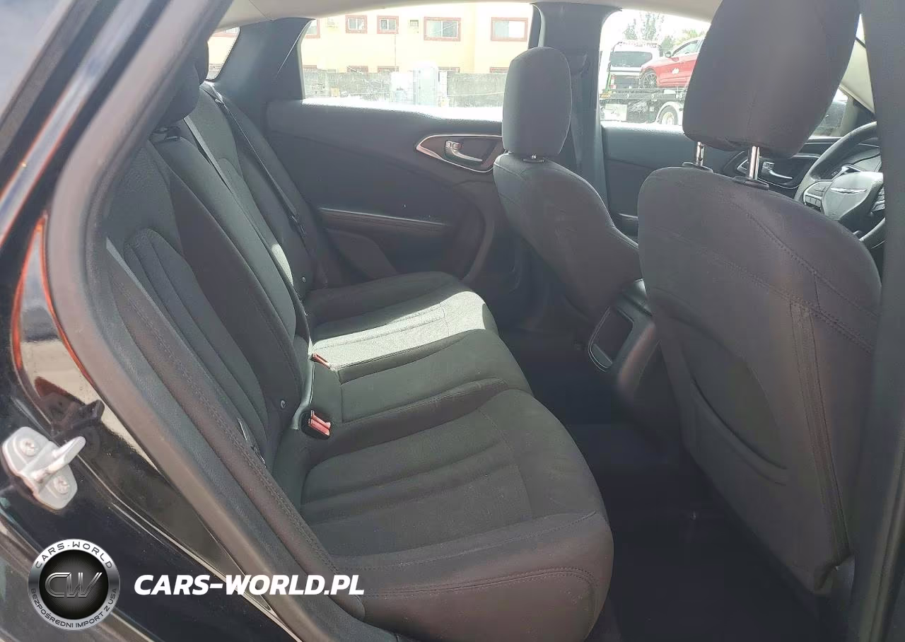 2015 Chrysler 200 Limited VIN:1C3CCCABXFN576409 - 10
