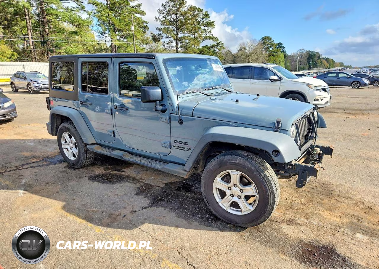 2015 Jeep Wrangler Unlimited Sport VIN:1C4BJWDG9FL538171 - 4