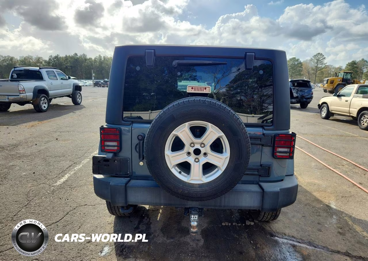 2015 Jeep Wrangler Unlimited Sport VIN:1C4BJWDG9FL538171 - 6
