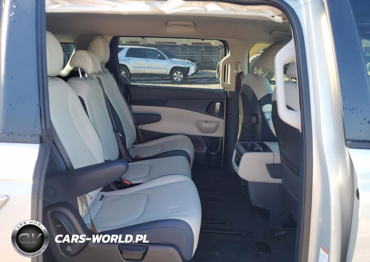 2025 Kia Carnival VIN:KNDNC5KA3S6082368 - 11