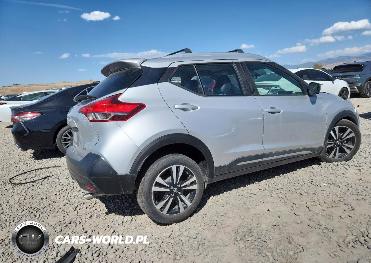 2019 Nissan Kicks Sr VIN:3N1CP5CU7KL499831 - 3