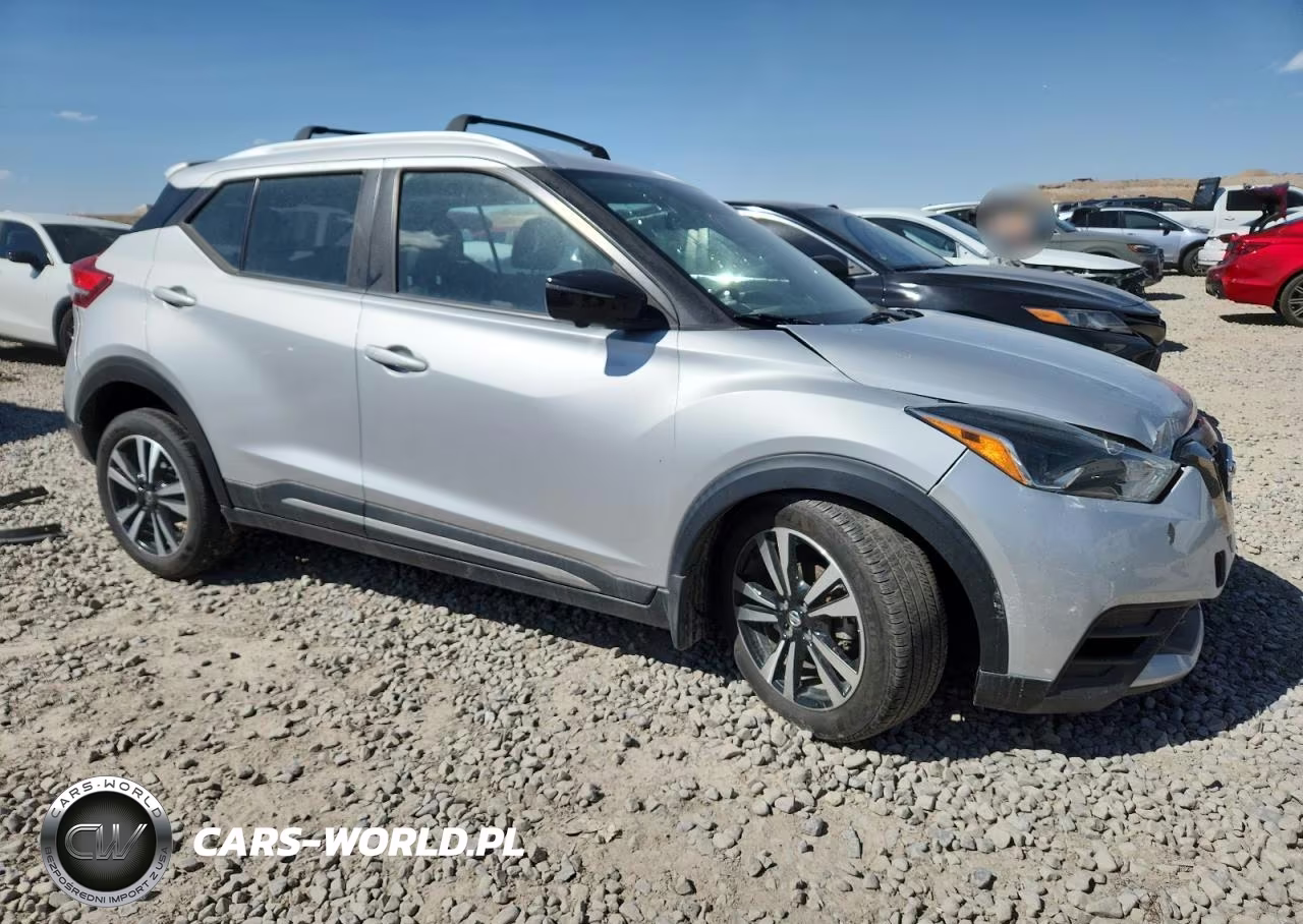 2019 Nissan Kicks Sr VIN:3N1CP5CU7KL499831 - 4