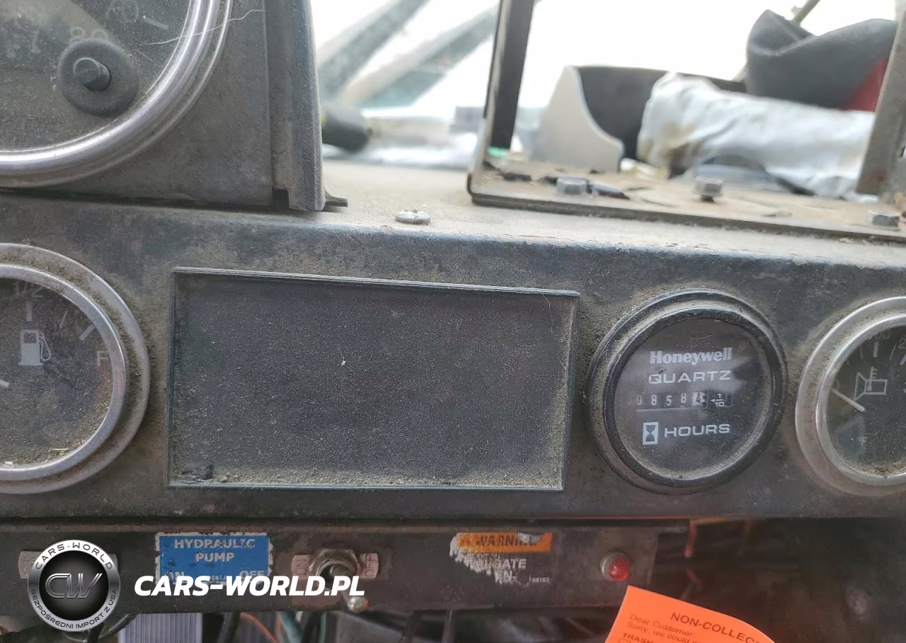 1991 Mack Mr600 Refuse Truck VIN:1M2K195C54M024110 - 8