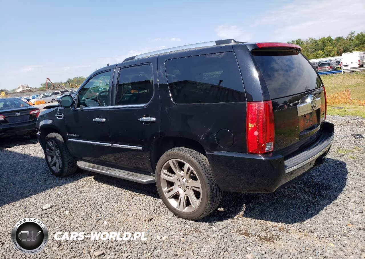 2008 Cadillac Escalade Luxury VIN:1GYFK63858R130592 - 2