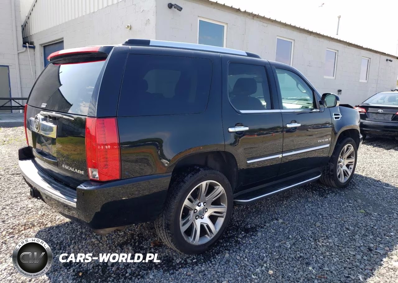 2008 Cadillac Escalade Luxury VIN:1GYFK63858R130592 - 3