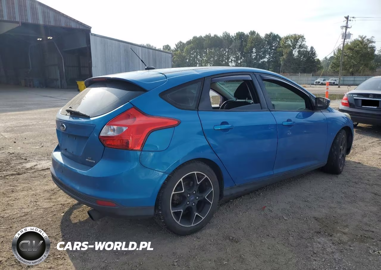 2014 Ford Focus Se VIN:1FADP3K25EL159637 - 3