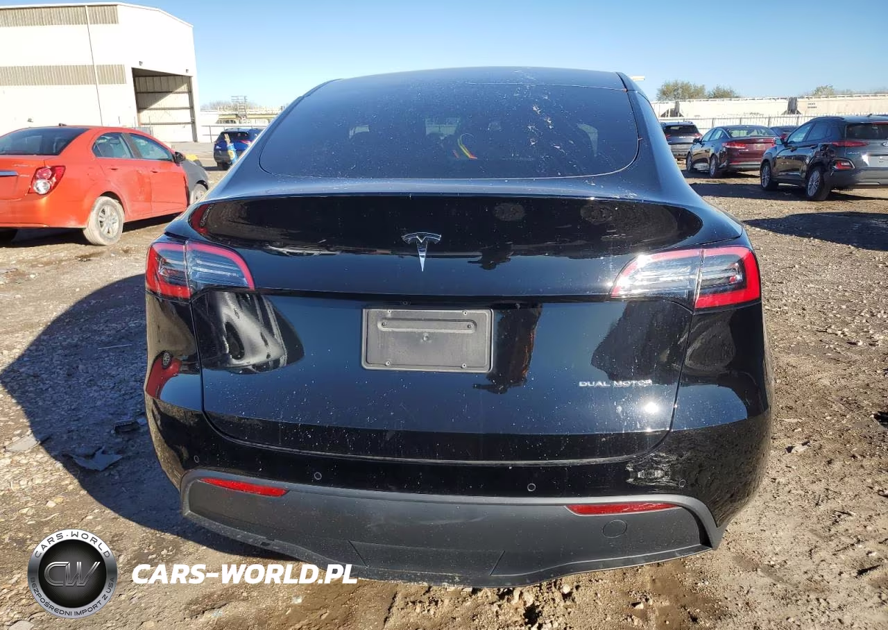 2020 Tesla Model Y VIN:5YJYGDEE4LF025709 - 6