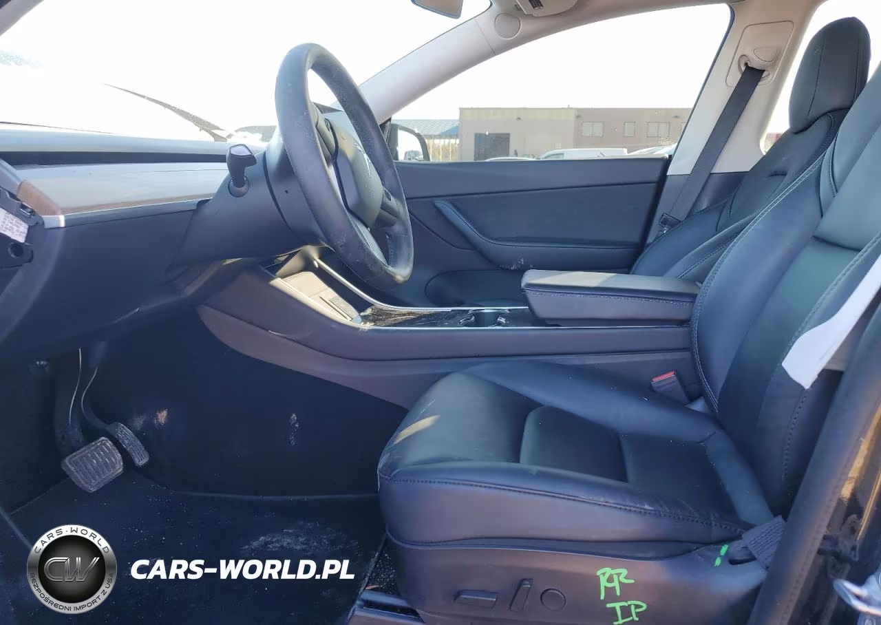 2020 Tesla Model Y VIN:5YJYGDEE4LF025709 - 7