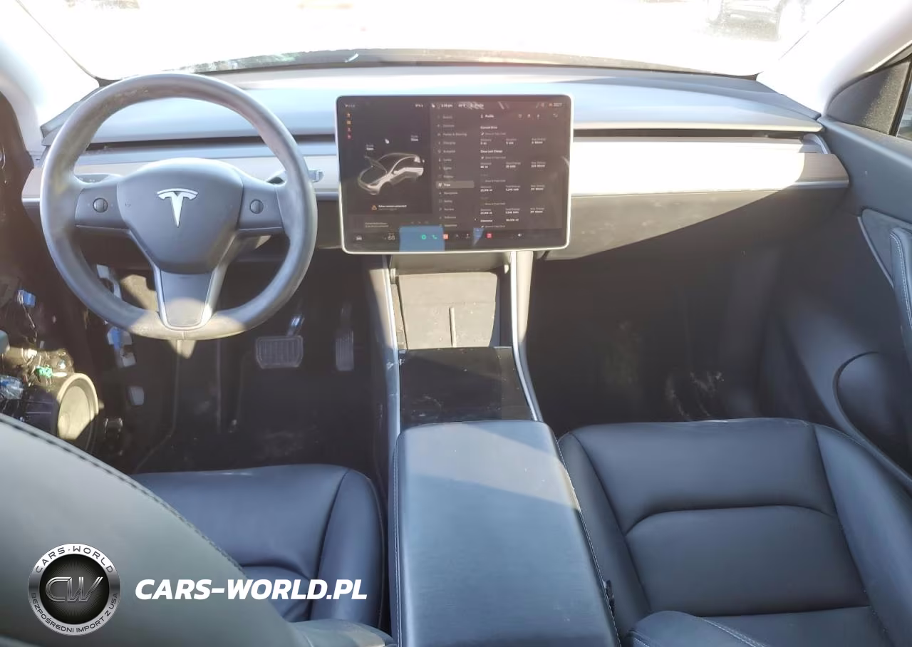 2020 Tesla Model Y VIN:5YJYGDEE4LF025709 - 8