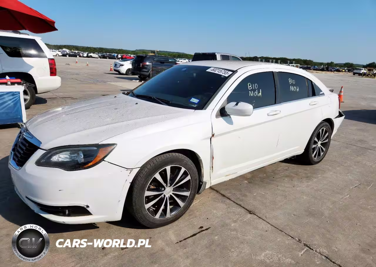 2013 Chrysler 200 Touring