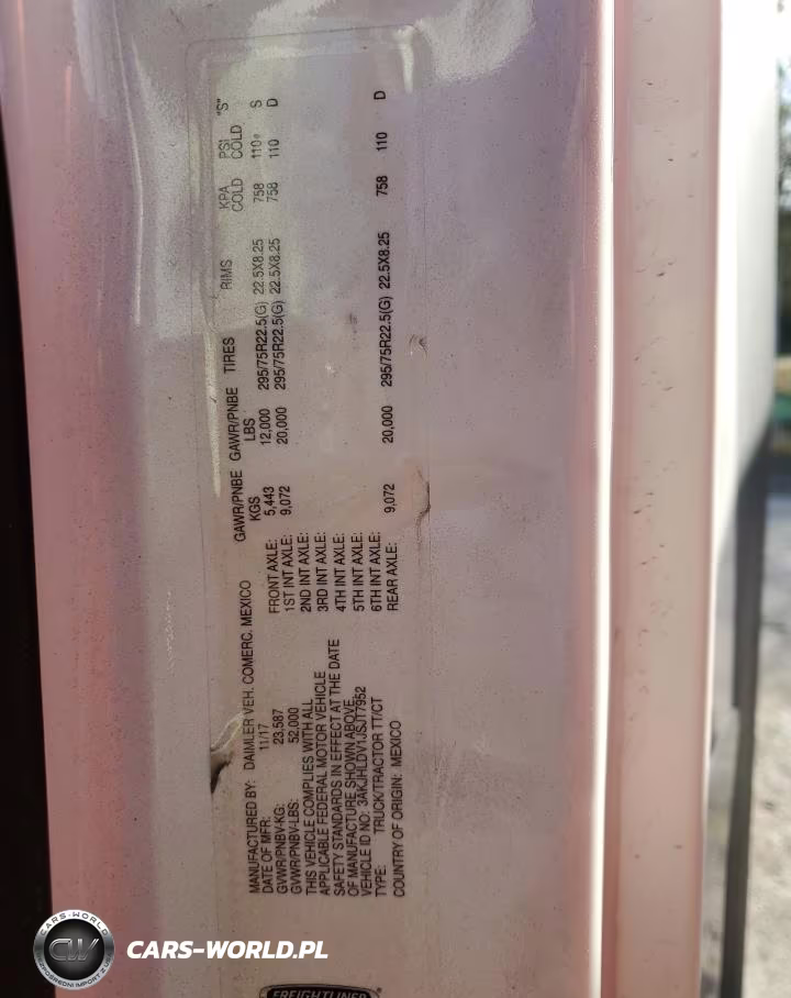 2018 Freightliner Cascadia 126 VIN:3AKJHLDV1JSJT7952 - 10
