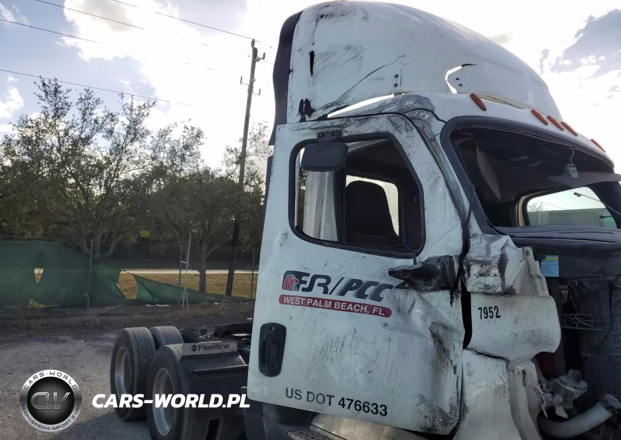 2018 Freightliner Cascadia 126 VIN:3AKJHLDV1JSJT7952 - 9