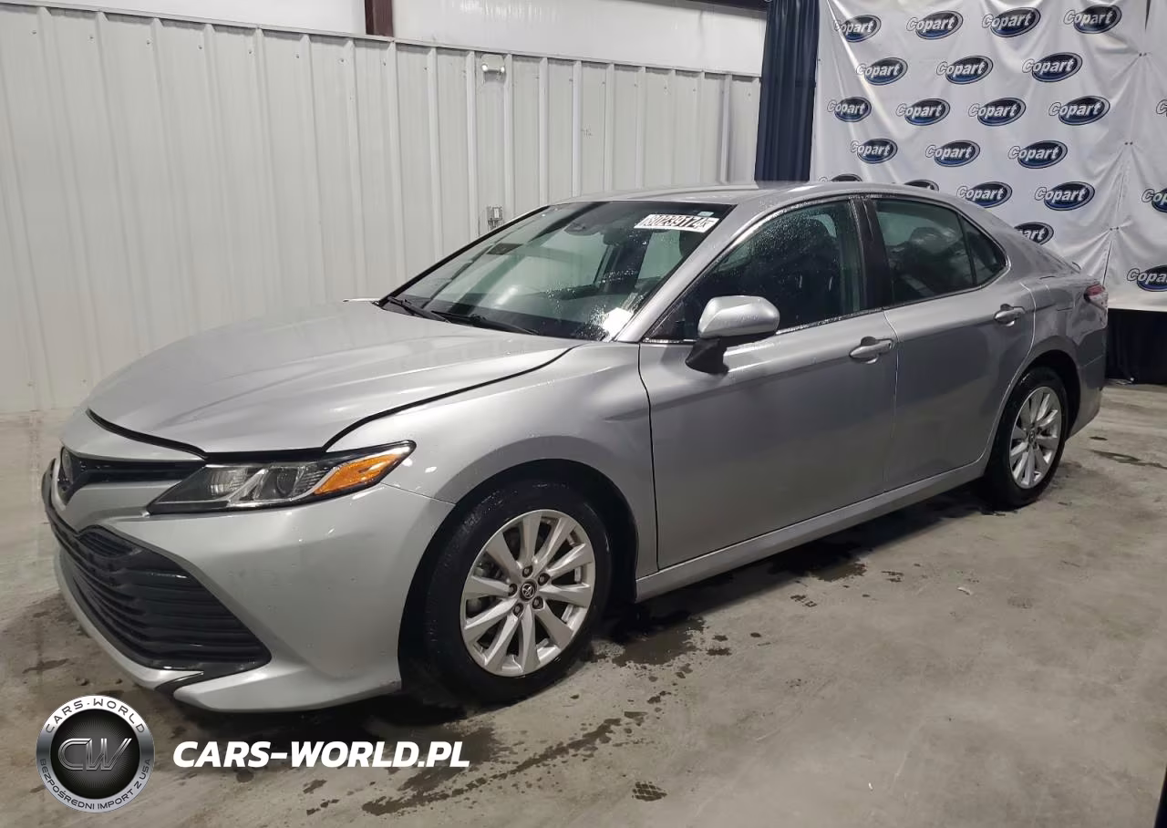 2019 Toyota Camry Le – zdjęcie 1 z 12