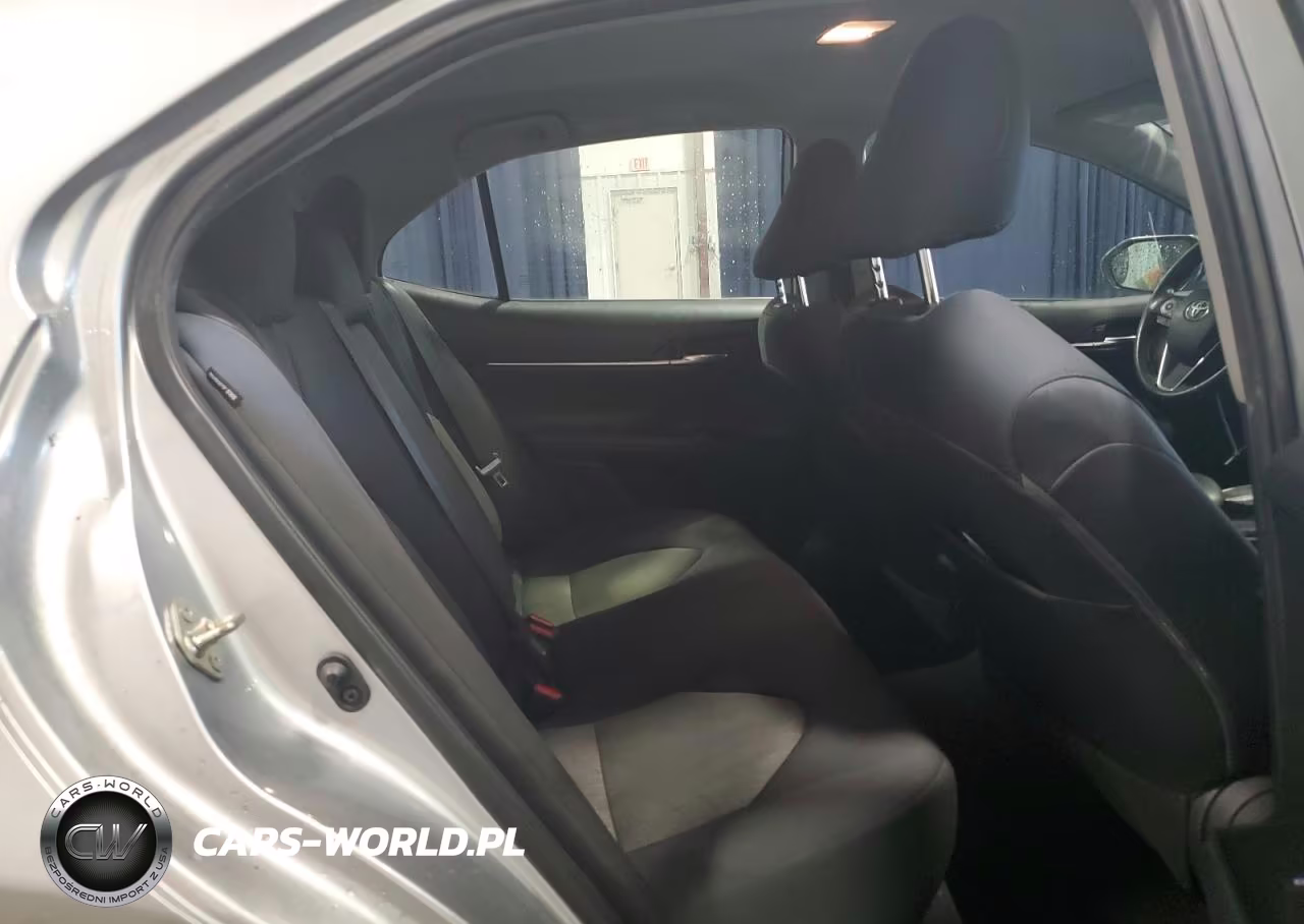 2019 Toyota Camry Le VIN:4T1B11HK5KU792204 - 10