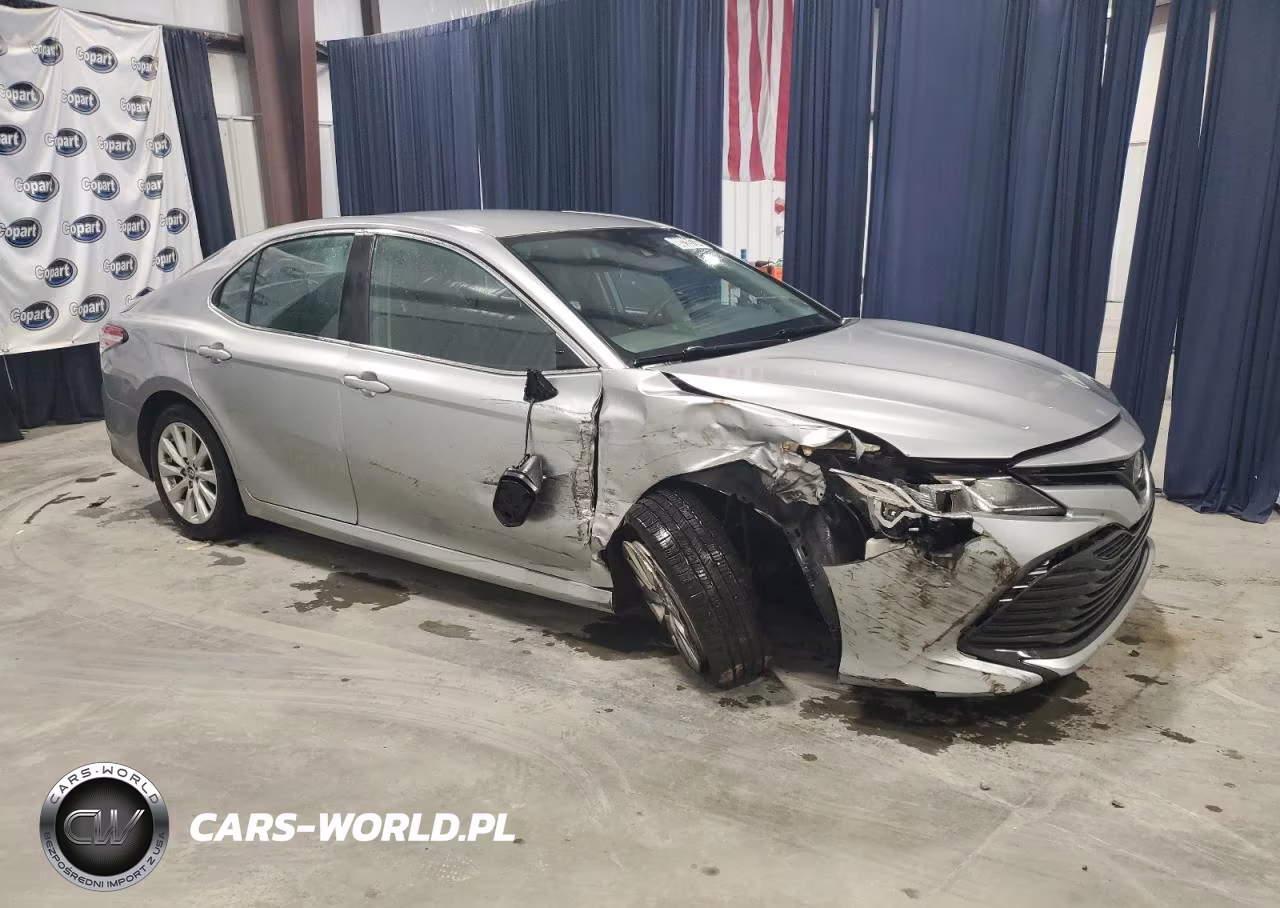 2019 Toyota Camry Le VIN:4T1B11HK5KU792204 - 4