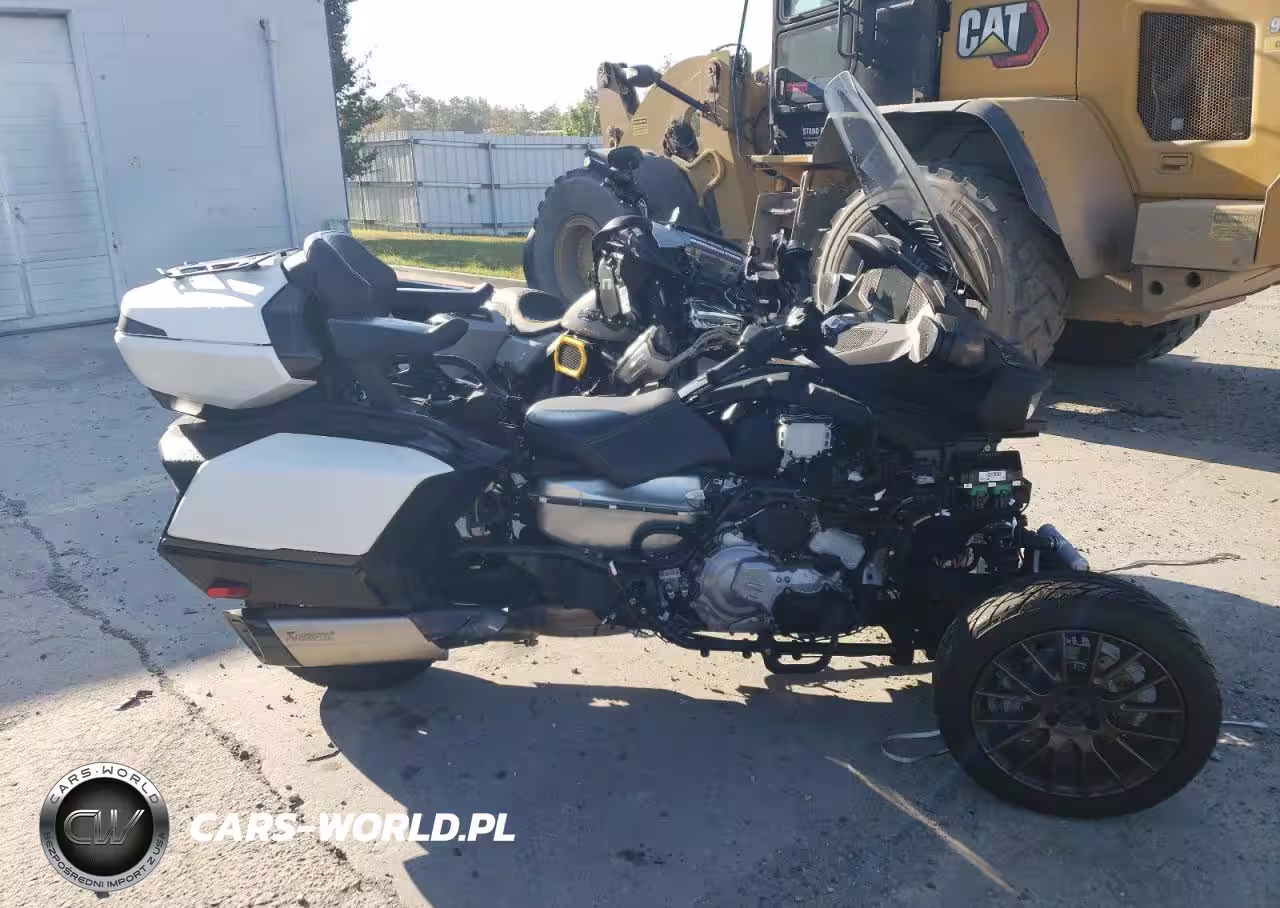 2024 Can-Am Spyder Roadster Rt