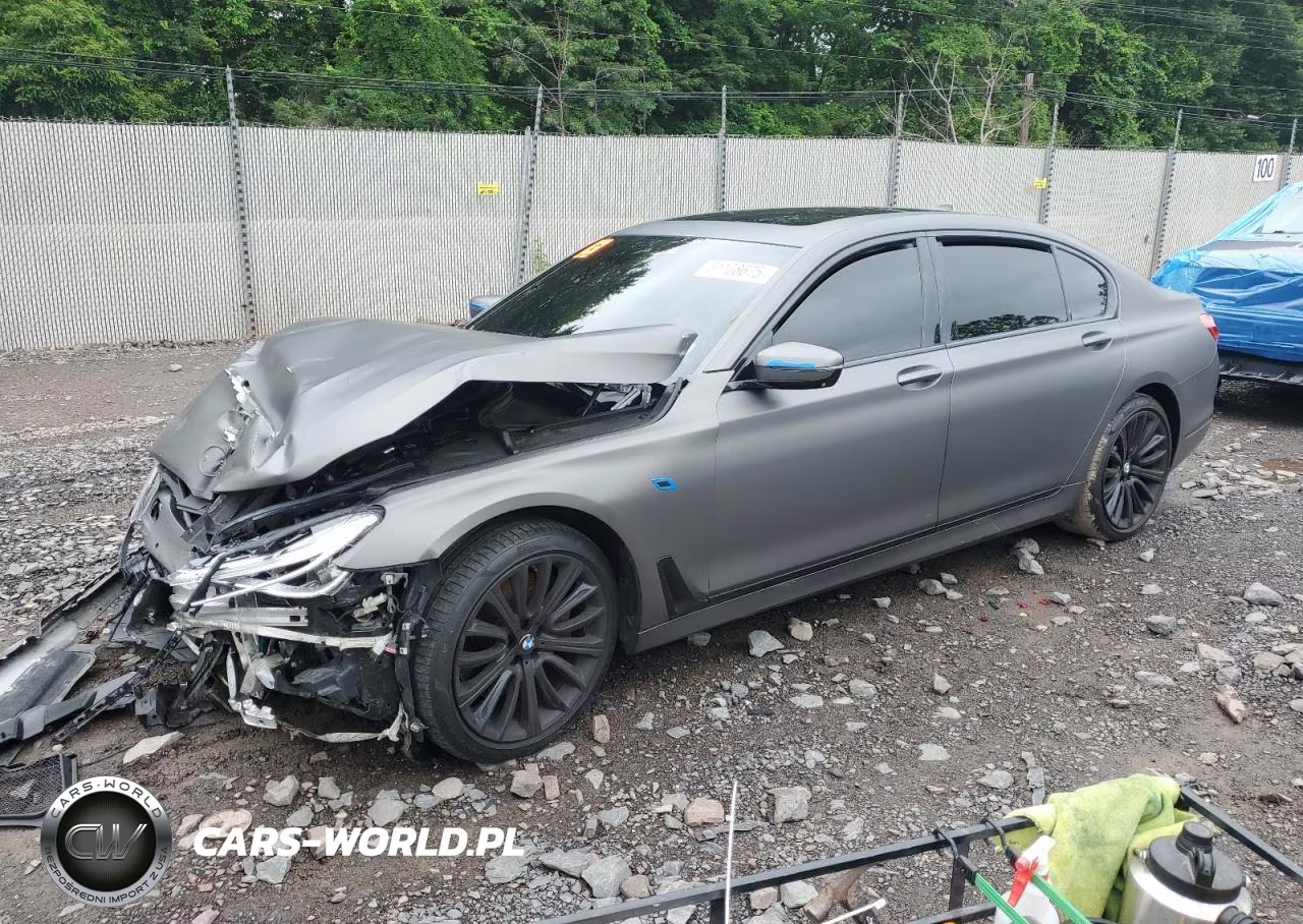 2016 BMW 750