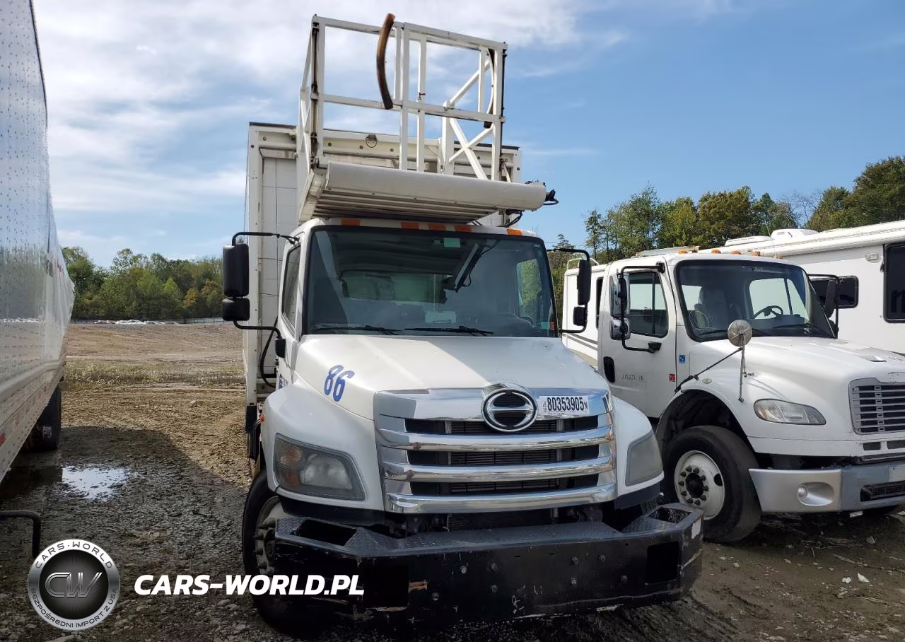2018 Hino All Models - Trucks Refrigerated Box Truck VIN:5PVNV8JT0J4S54851 - 4
