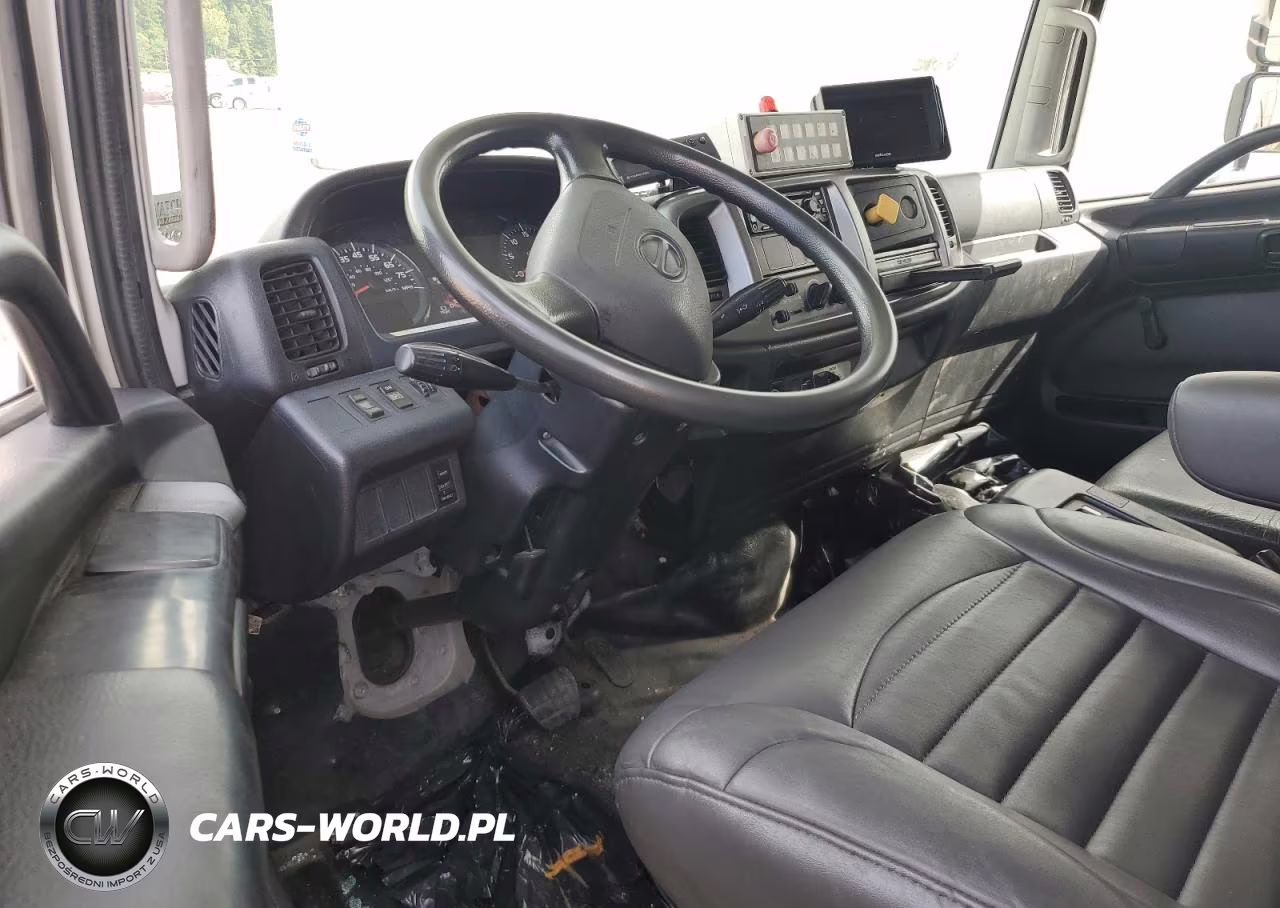 2018 Hino All Models - Trucks Refrigerated Box Truck VIN:5PVNV8JT0J4S54851 - 8
