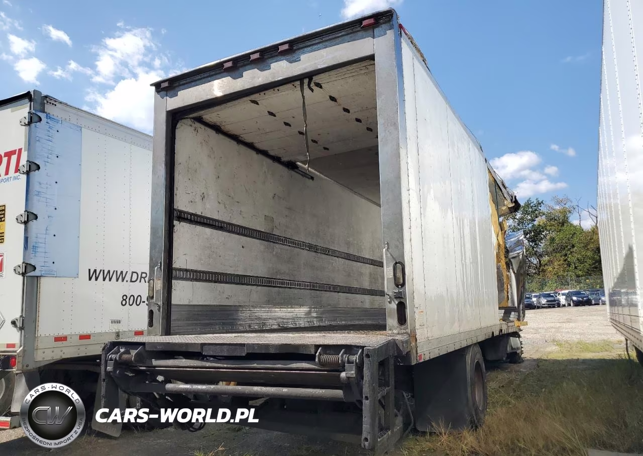 2011 Freightliner Business Class M2 Refrigerated Box Truck VIN:1FVACWDT7BDBD8040 - 4