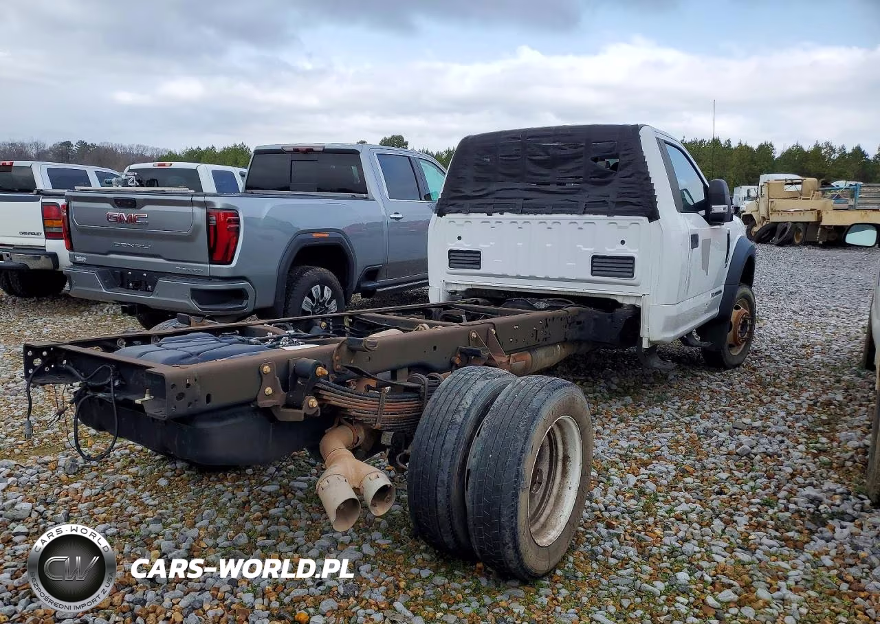 2018 Ford F550 Super Duty VIN:1FDUF5HT2JEC18467 - 3