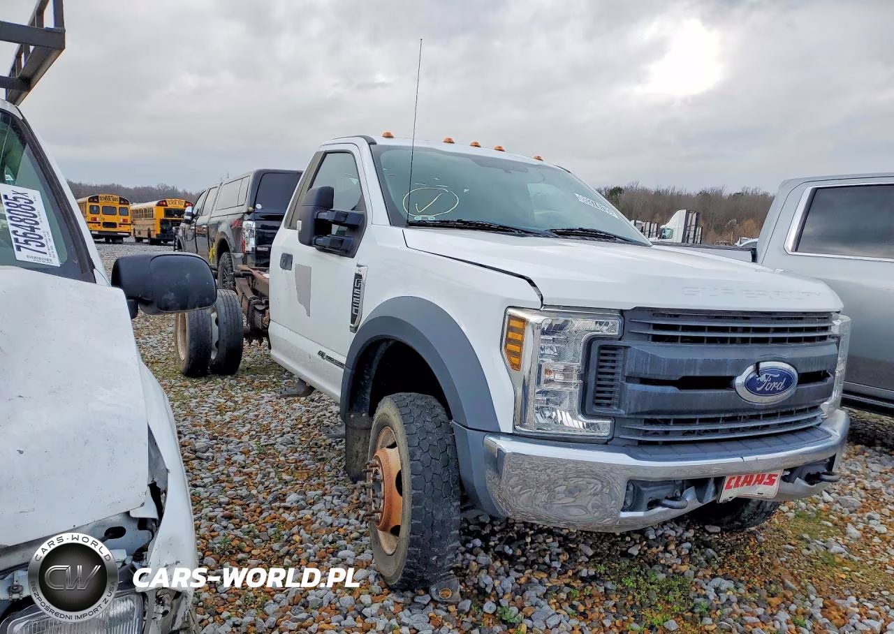 2018 Ford F550 Super Duty VIN:1FDUF5HT2JEC18467 - 4