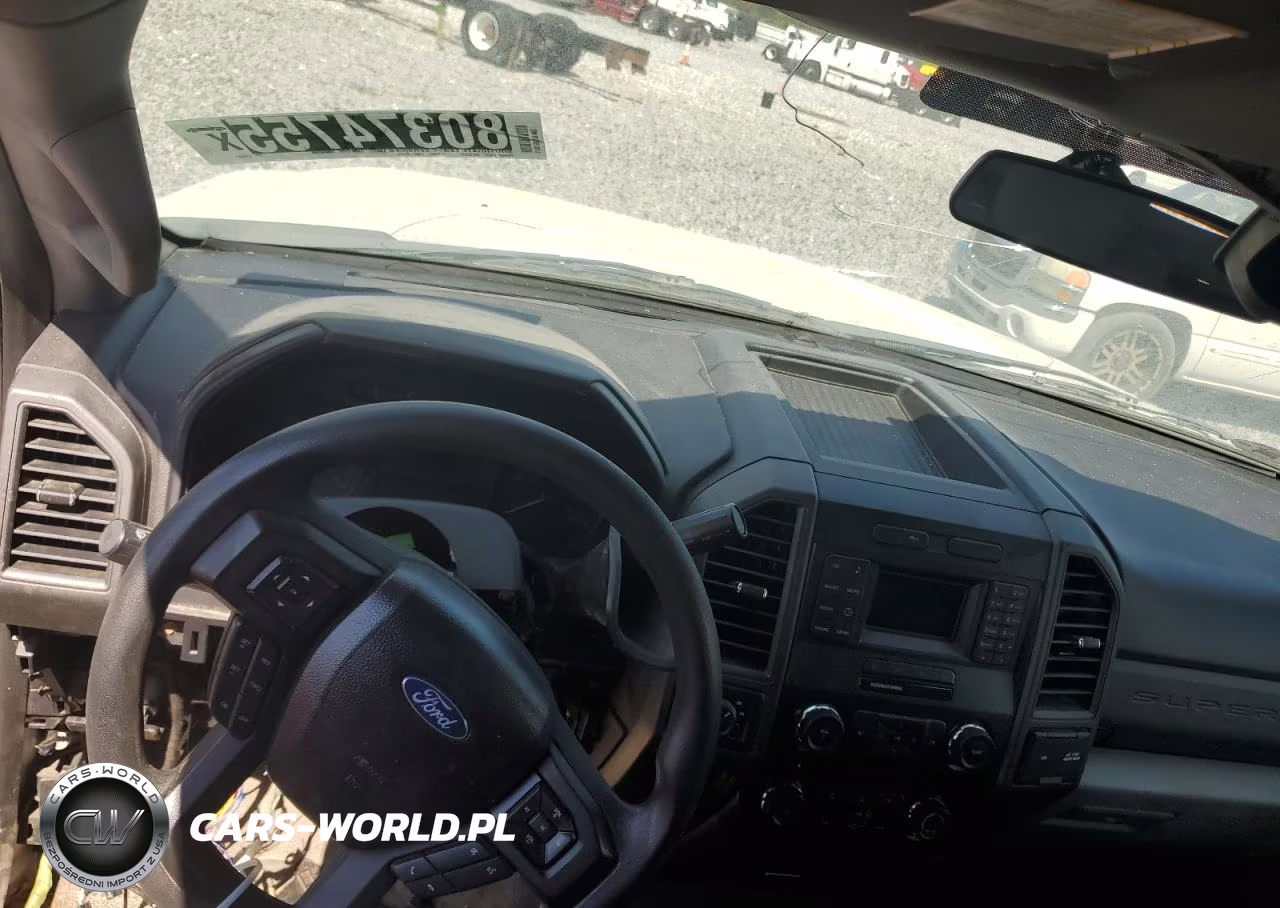 2018 Ford F550 Super Duty VIN:1FDUF5HT2JEC18467 - 8