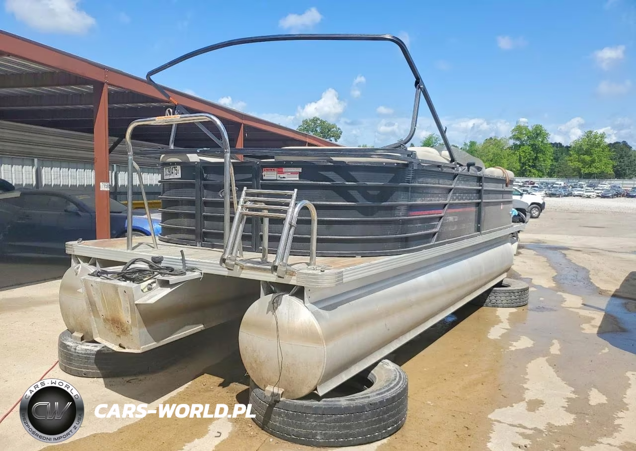 2021 Crestliner Boat VIN:CSM006461021 - 2